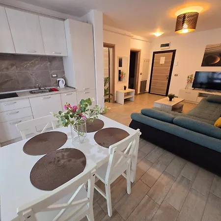 Apartment Superb Seaside Indoor Swimming Pool